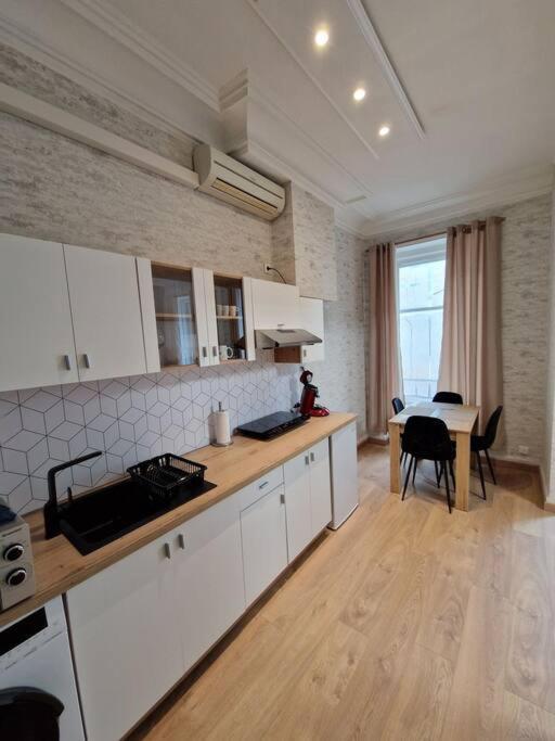 שאלון-סור-סאון Appartement Au Coeur De La Ville מראה חיצוני תמונה